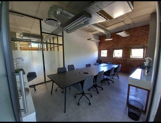241M² OFFICE TO LET IN BRYANSTON